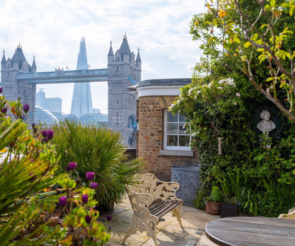 Домът на Докмайстора – английска приказка на брега на Темза