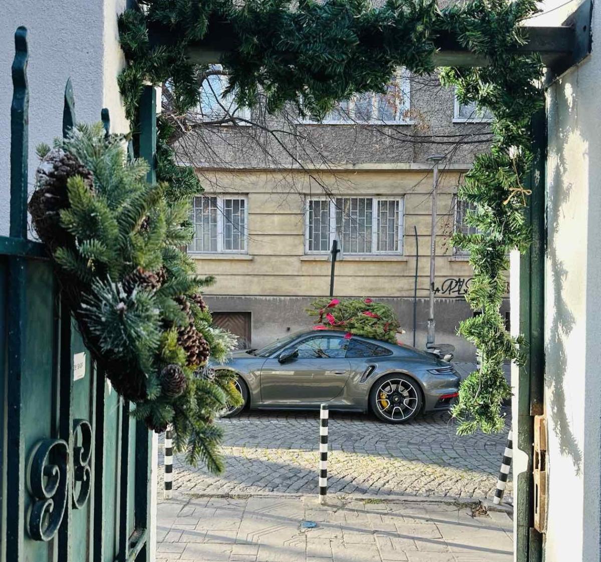 Коледен базар от Unique Estates | Christie's International Real Estate & Amici - image 3