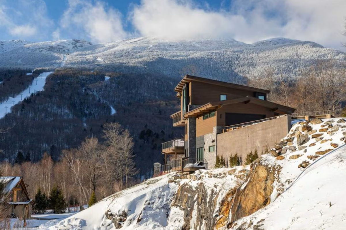 Шест изключителни имота на ски пистите в топ зимните курорти по света