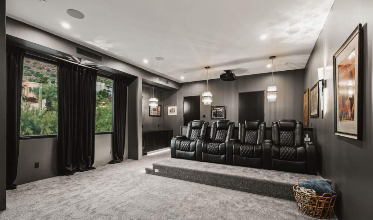 4 луксозни домове с внушителни частни киносалони
