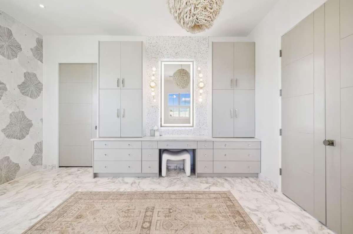 За ценителите на модата: 4 впечатляващи дрешника в луксозни домове по света