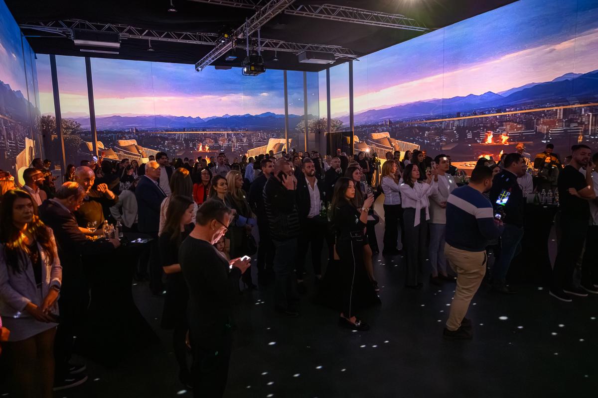 Unique Estates представи Gravity Phase II на елегантен коктейл с 3D mapping изживяване