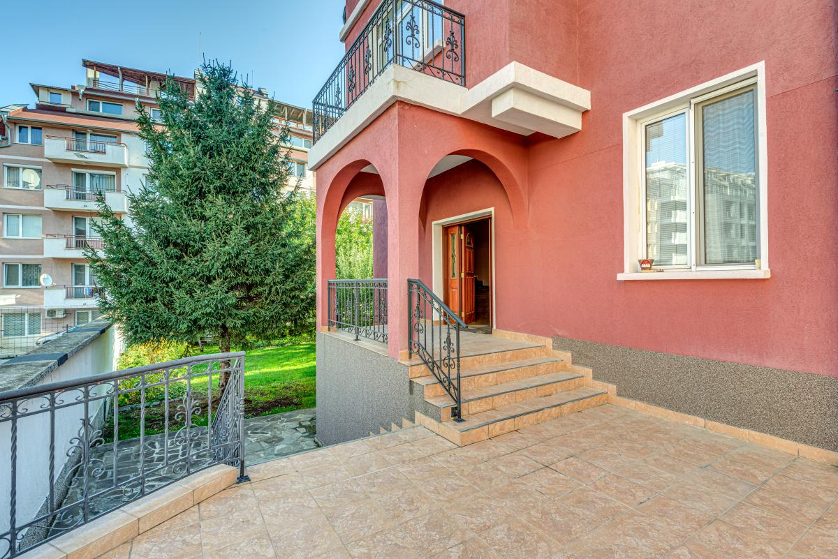 Ден на отворените врати - аристократична градска къща за продажба в квартал Манастирски ливади  - image 2