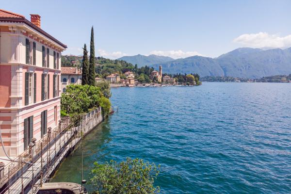 How to buy a luxury villa in Italy? 