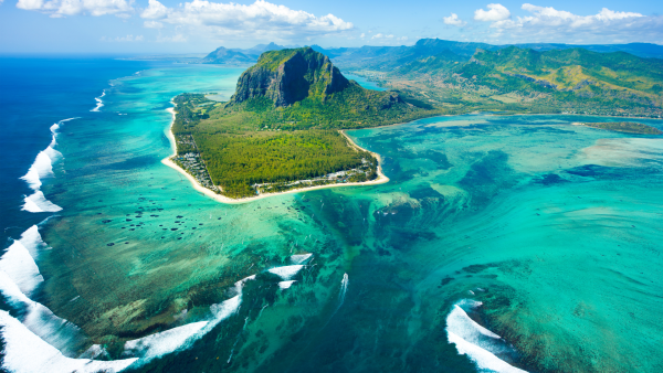 Welcome to Mauritius! Why to buy a property and invest on the island?