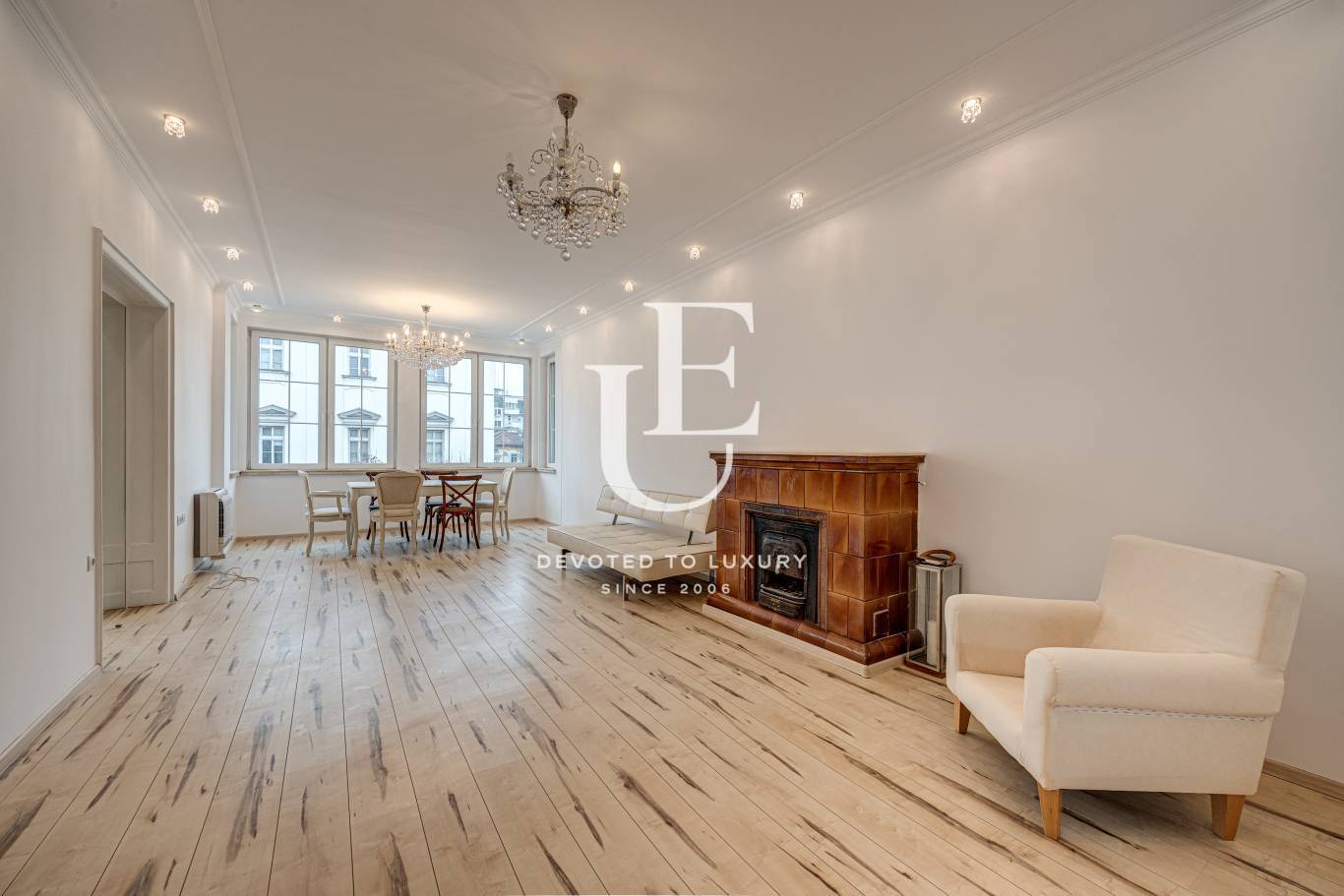 Unique and spacious apartment with parking space in the heart of 