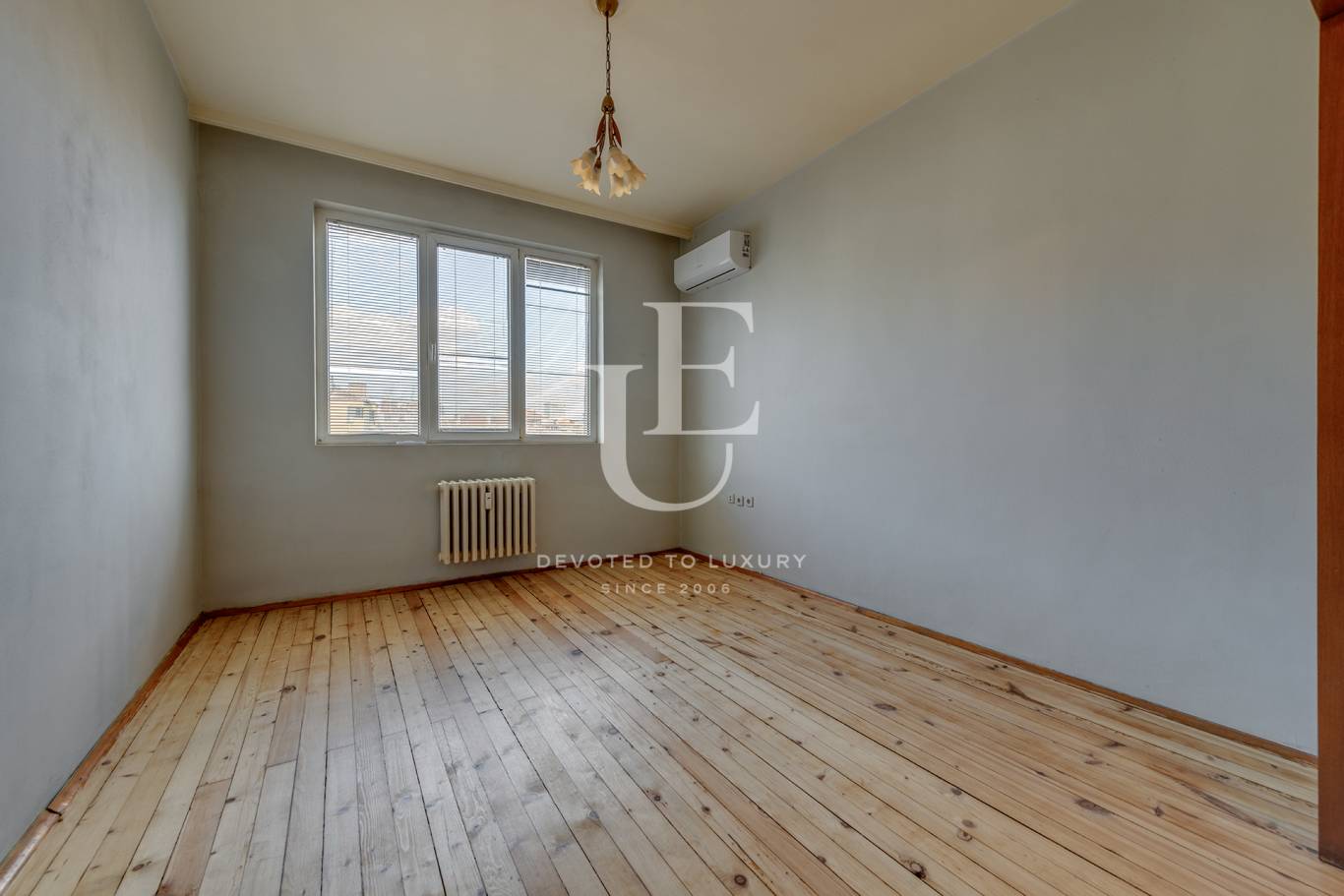 Двустаен апартамент в идеален център