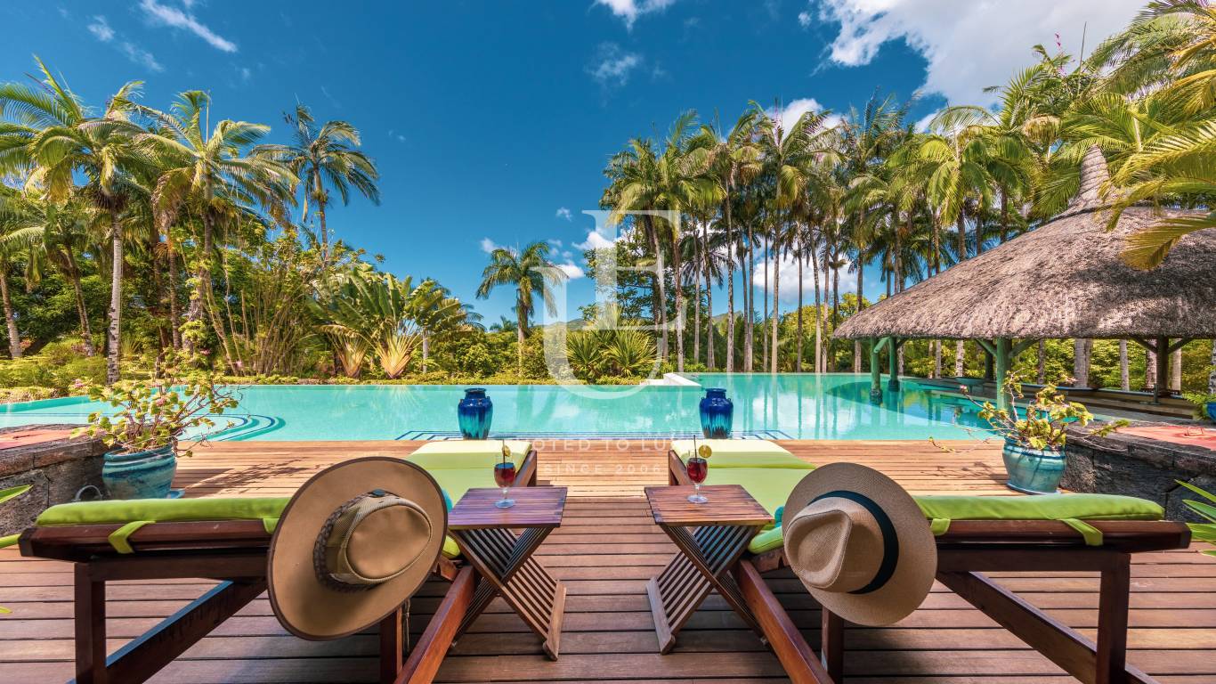 Къща за продажба в Чамарел,  - код на имота: N28914 - image 1