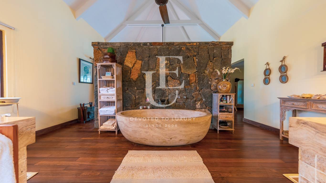 Къща за продажба в Чамарел,  - код на имота: N28914 - image 9