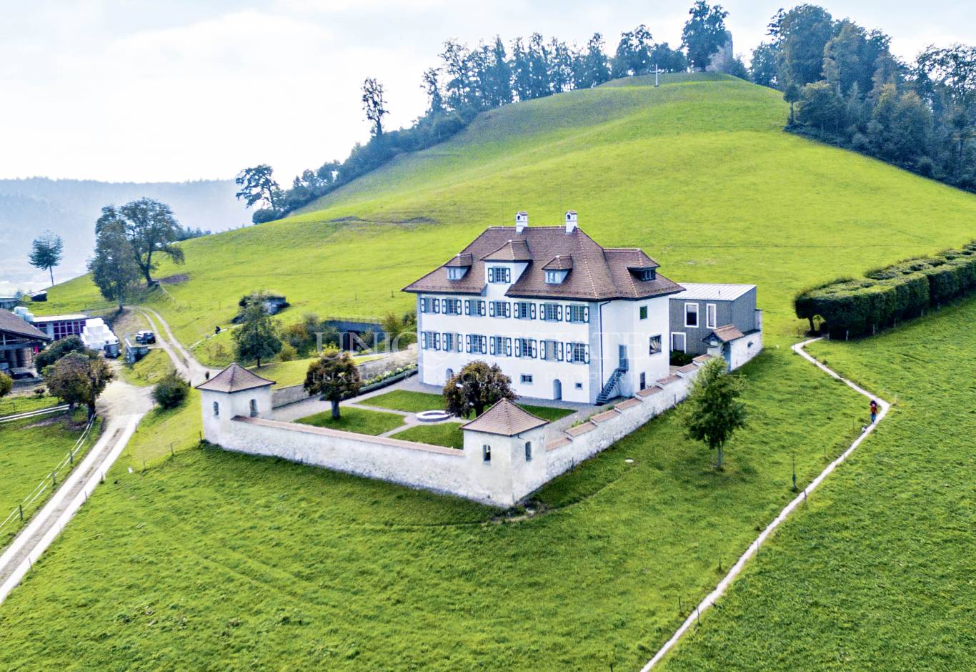 Къща за продажба в Цюрих,  - код на имота: N16347 - image 1