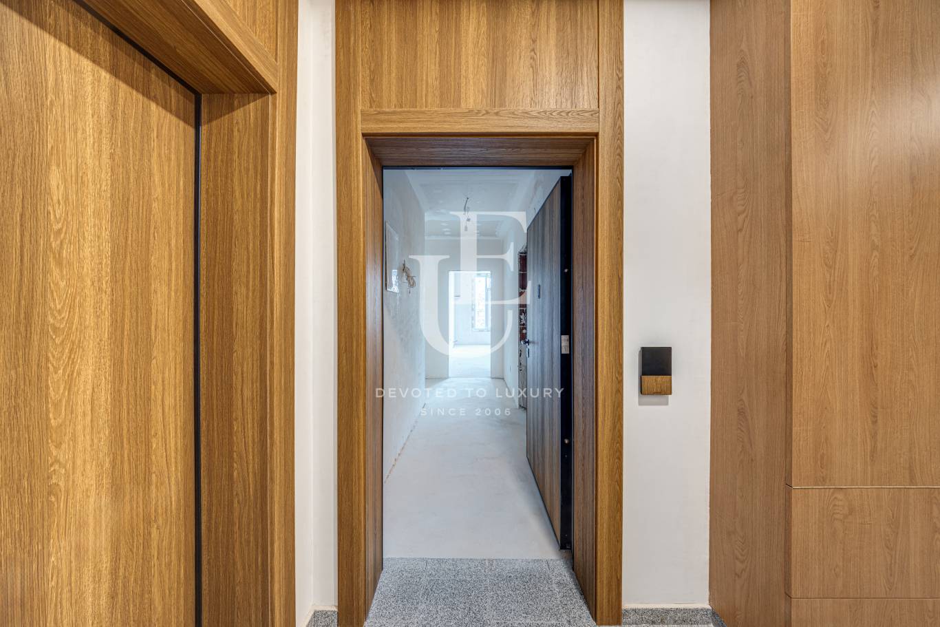 Тристаен апартамент за продажба в затворен комплекс в кв. Бояна