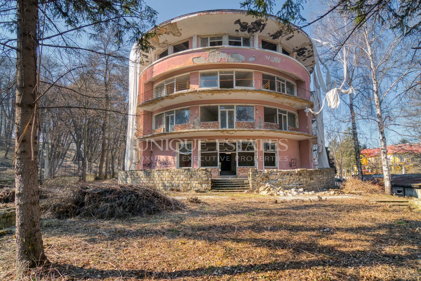 Хотел / Apartment house за продажба в София, Банкя - код на имота: K12727 - image 2