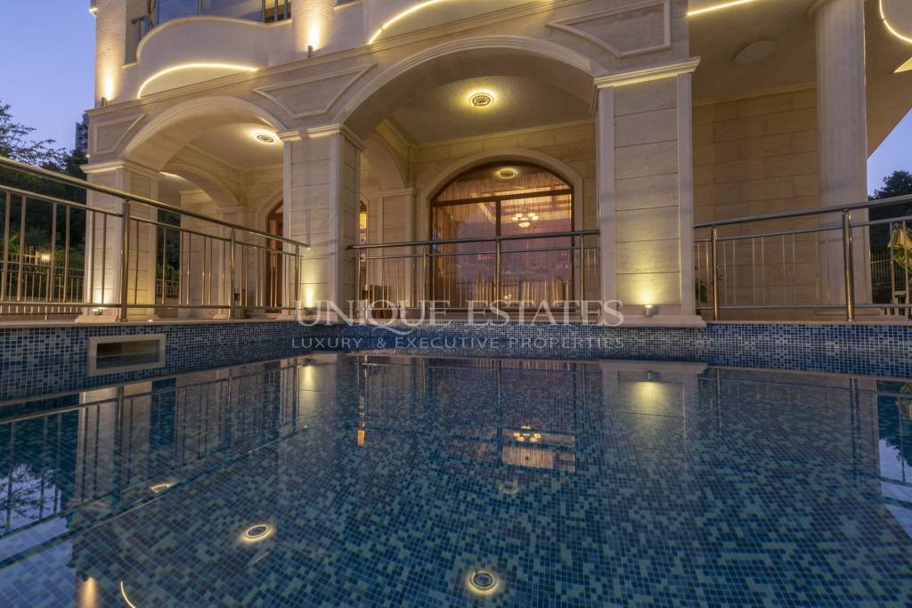 Hotel / Apartment house for sale in Varna, kk Zlatni pyasatsi with listing ID: K13678 - image 1