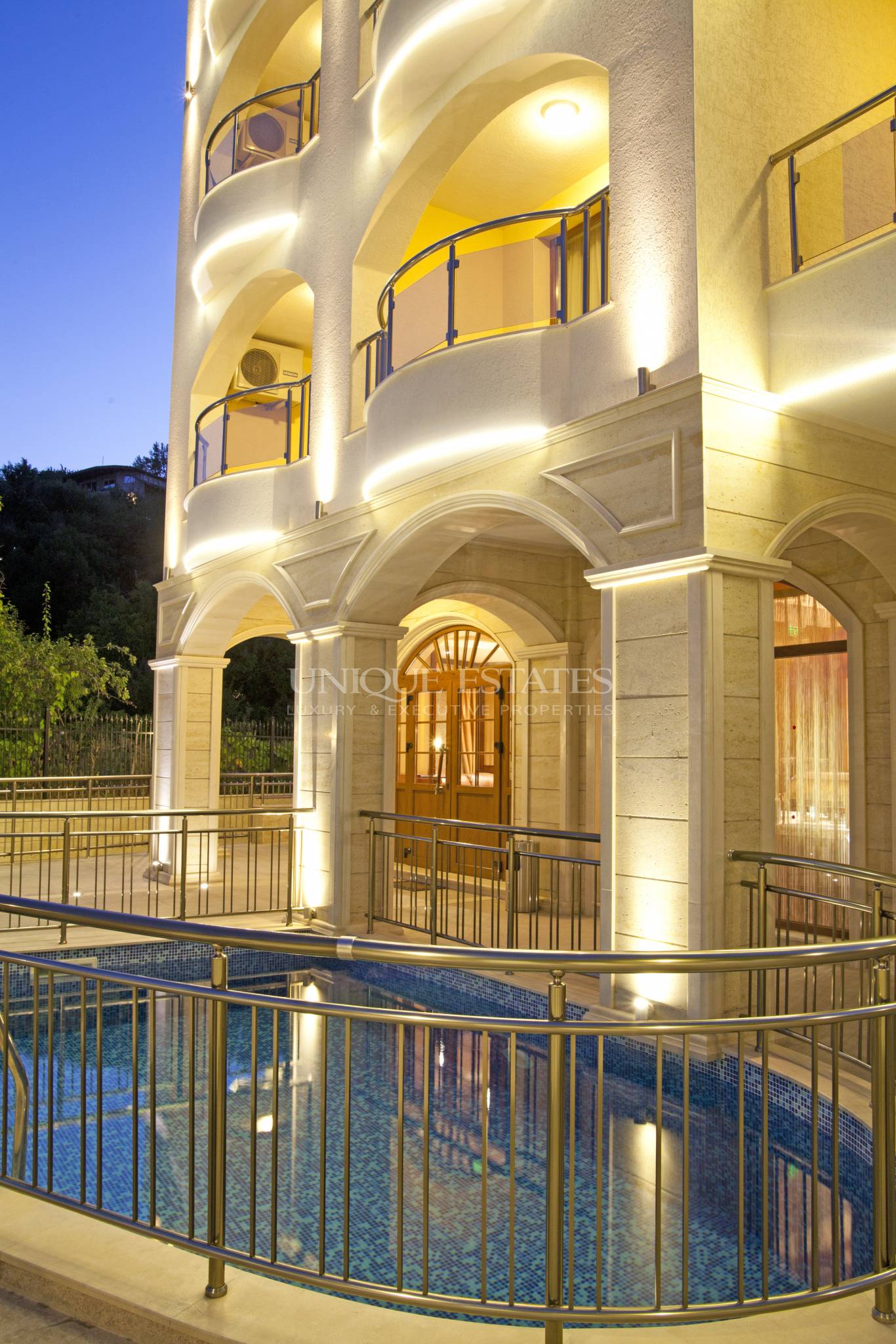 Хотел / Apartment house за продажба в Варна, к.к. Златни Пясъци - код на имота: K13678 - image 2
