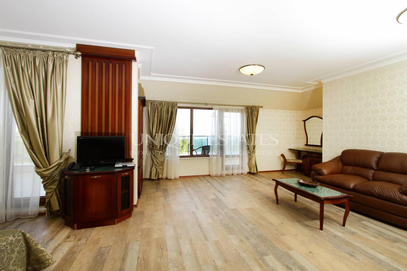 Хотел / Apartment house за продажба в Варна, к.к. Златни Пясъци - код на имота: K13678 - image 9