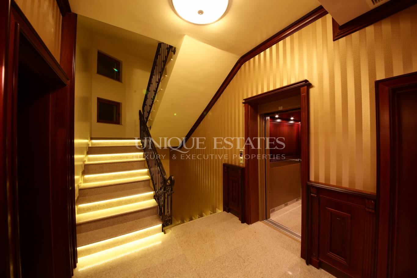 Хотел / Apartment house за продажба в Варна, к.к. Златни Пясъци - код на имота: K13678 - image 5