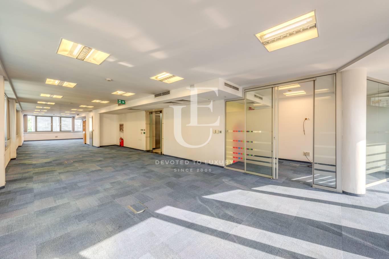 Офис под наем в София, Център - код на имота: K14003 - image 1