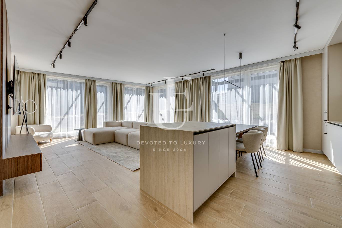 Ексклузивен апартамент под наем в затворен комплекс