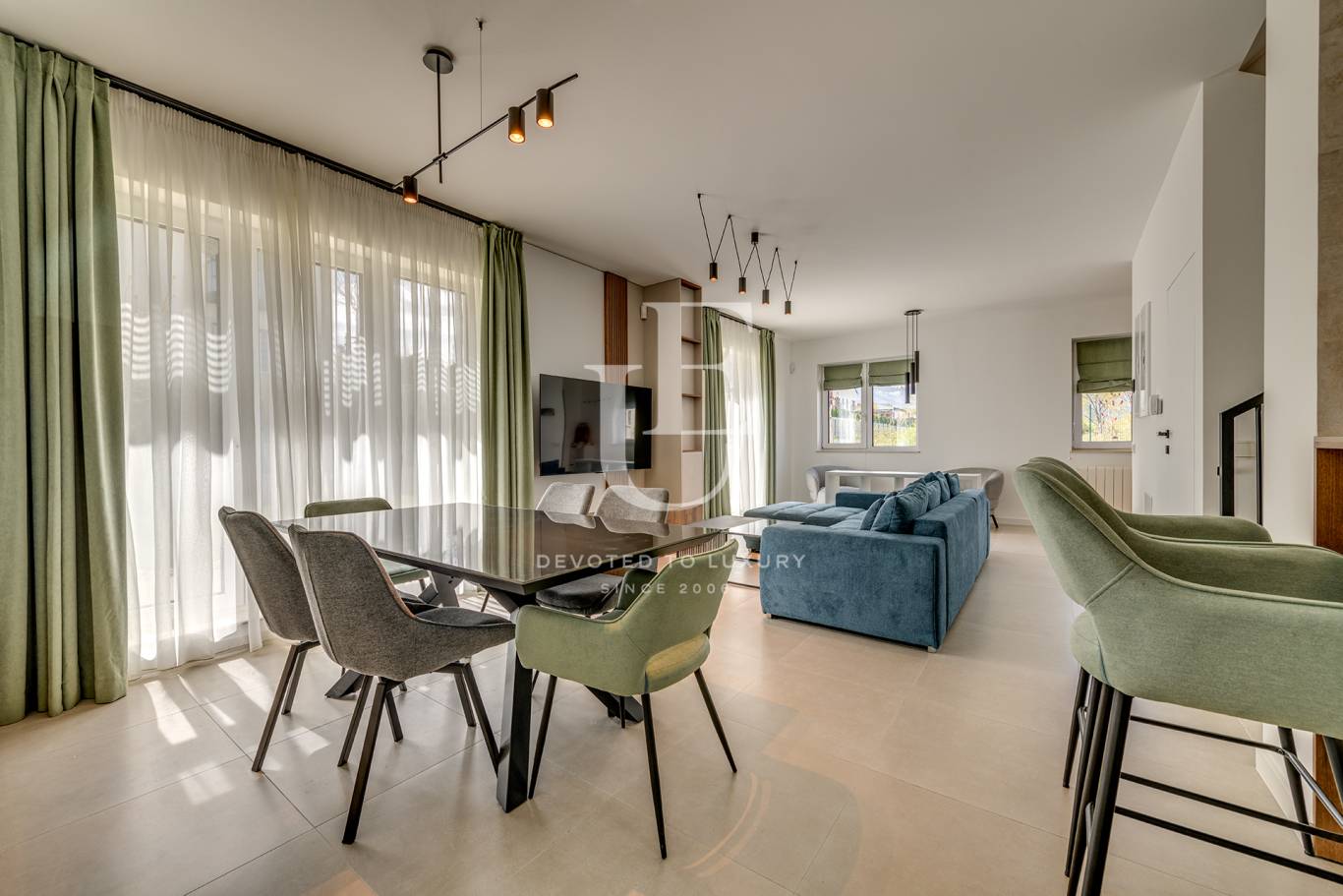 Уютна семейна  къща под наем в затворен комплекс