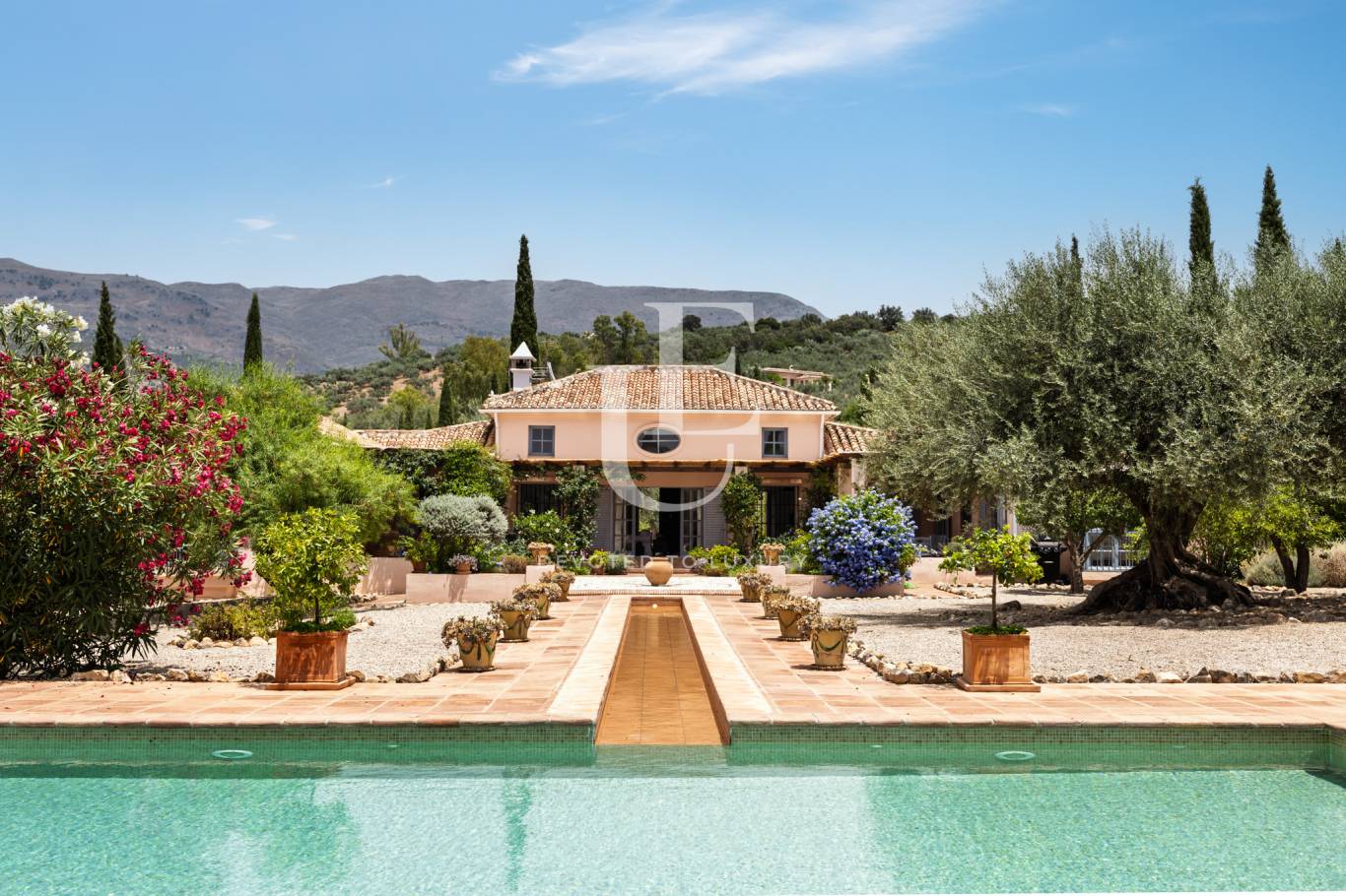 Къща за продажба в Малага,  - код на имота: N28739 - image 1