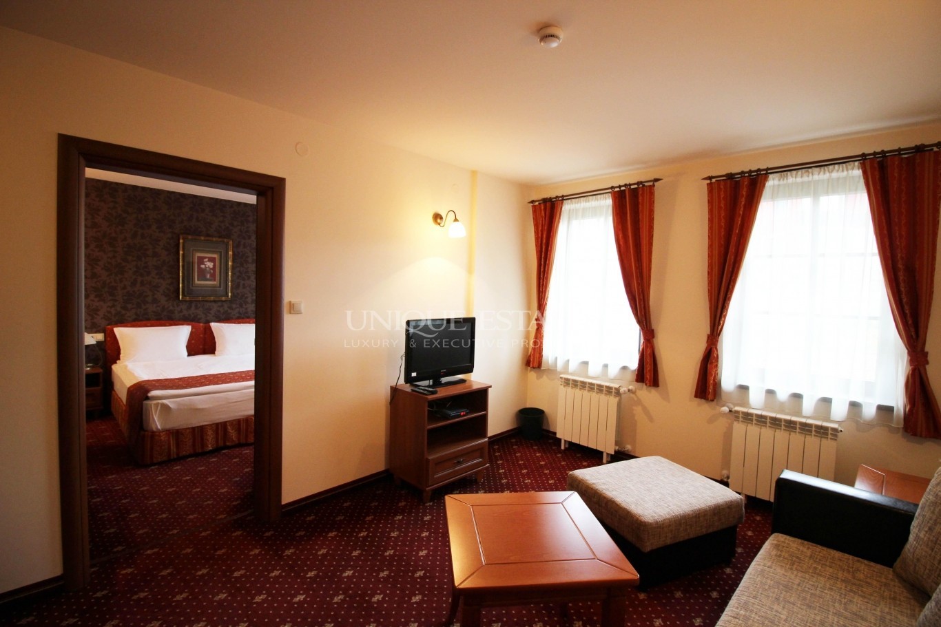 Хотел / Apartment house за продажба в Копривщица,  - код на имота: K7408 - image 8