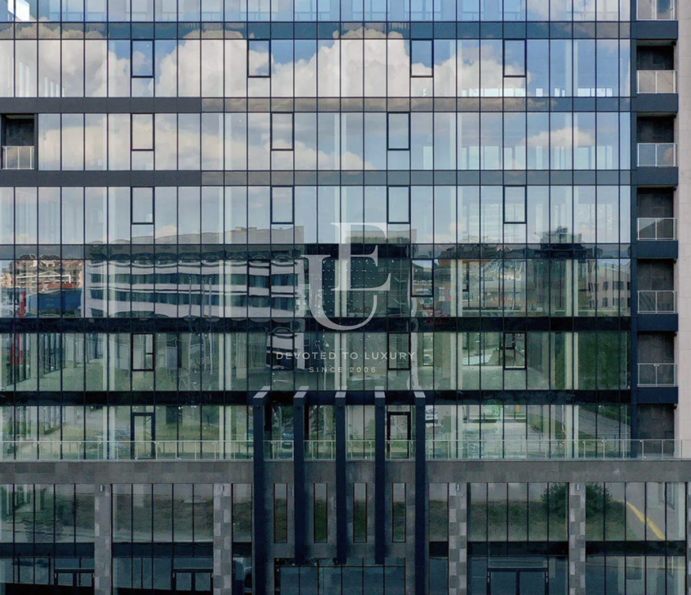 Офис/шоу руум под наем в сграда клас А до Бизнес Парк София