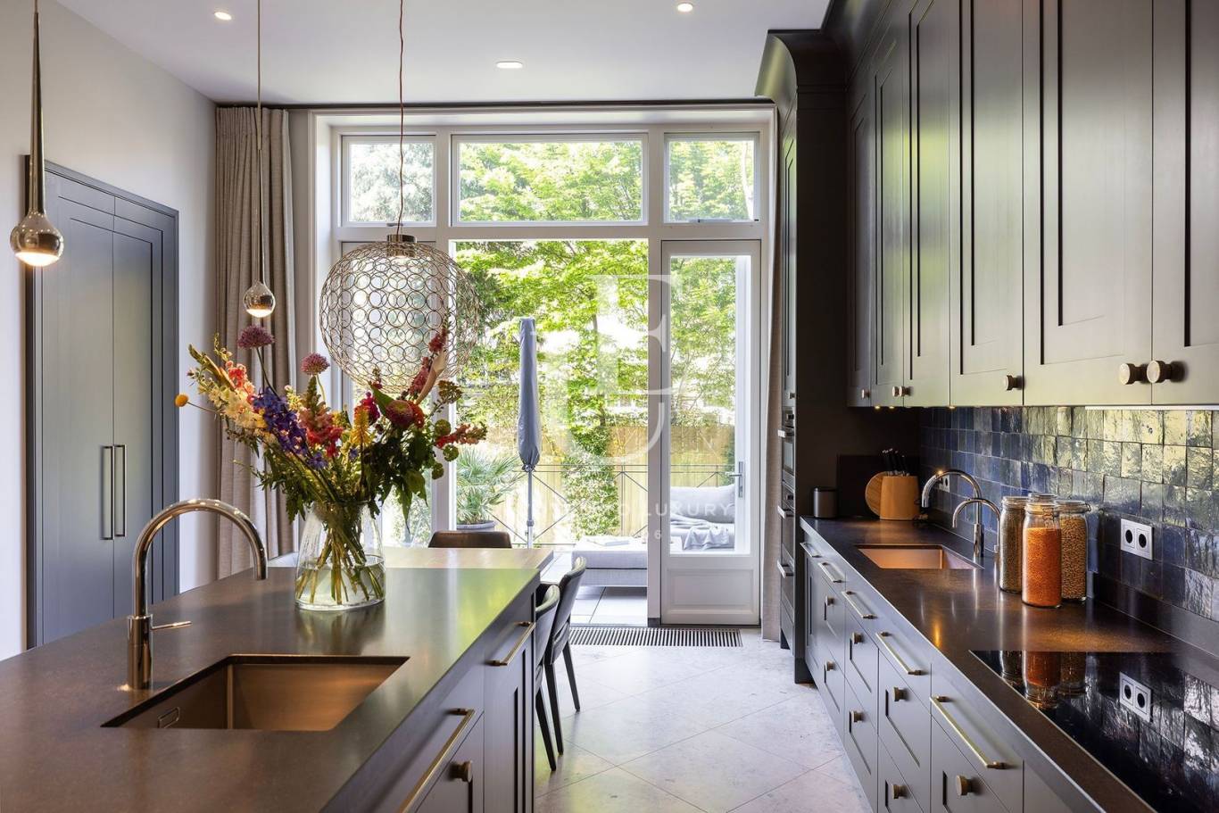 Къща за продажба в Амстердам,  - код на имота: N29228 - image 2