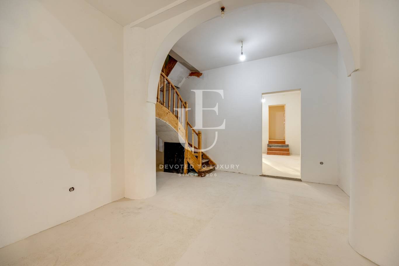 Търговски обект за продажба в София, Център - код на имота: E28108 - image 1