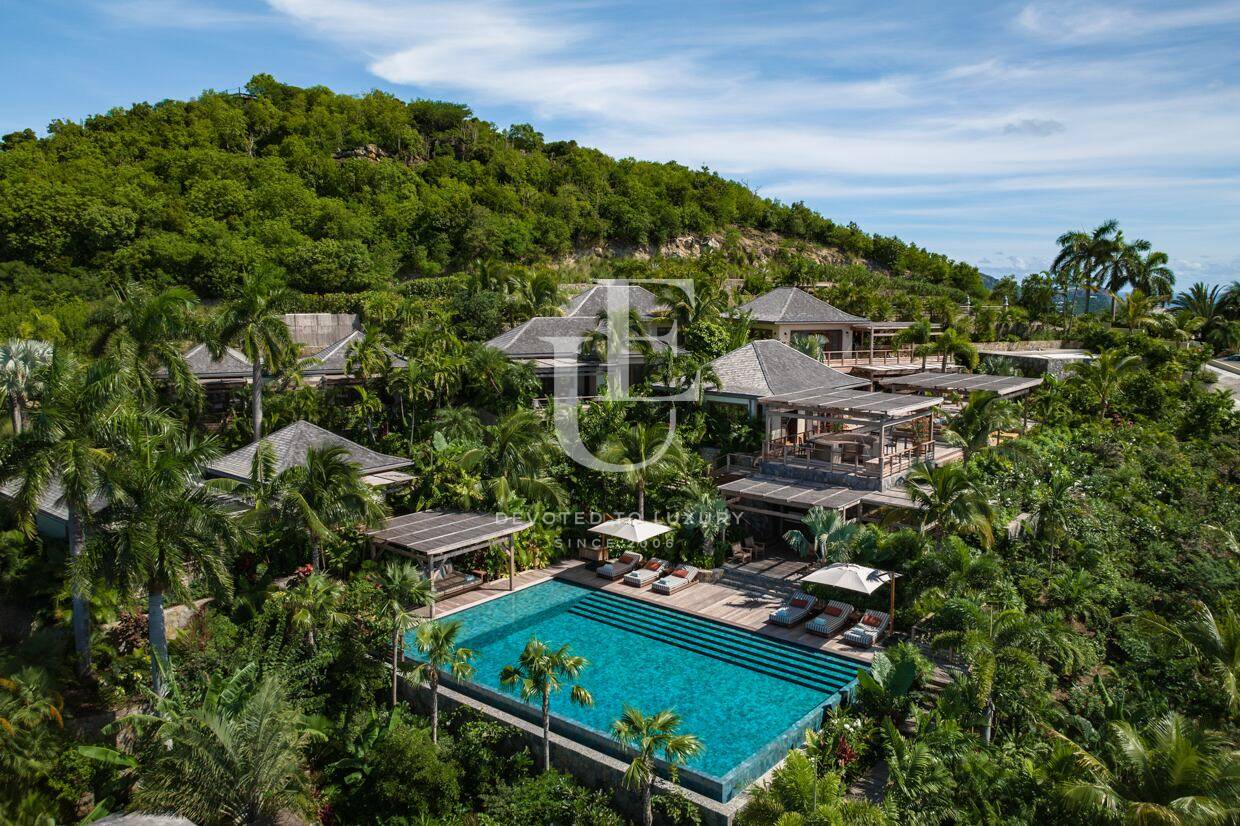 Къща за продажба в Коломбие,  - код на имота: N29334 - image 1