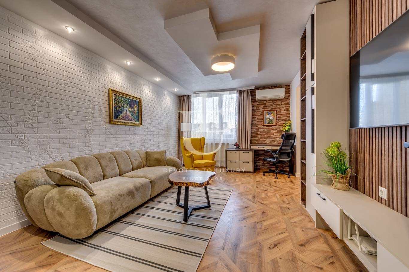 Тристаен апартамент до мол София