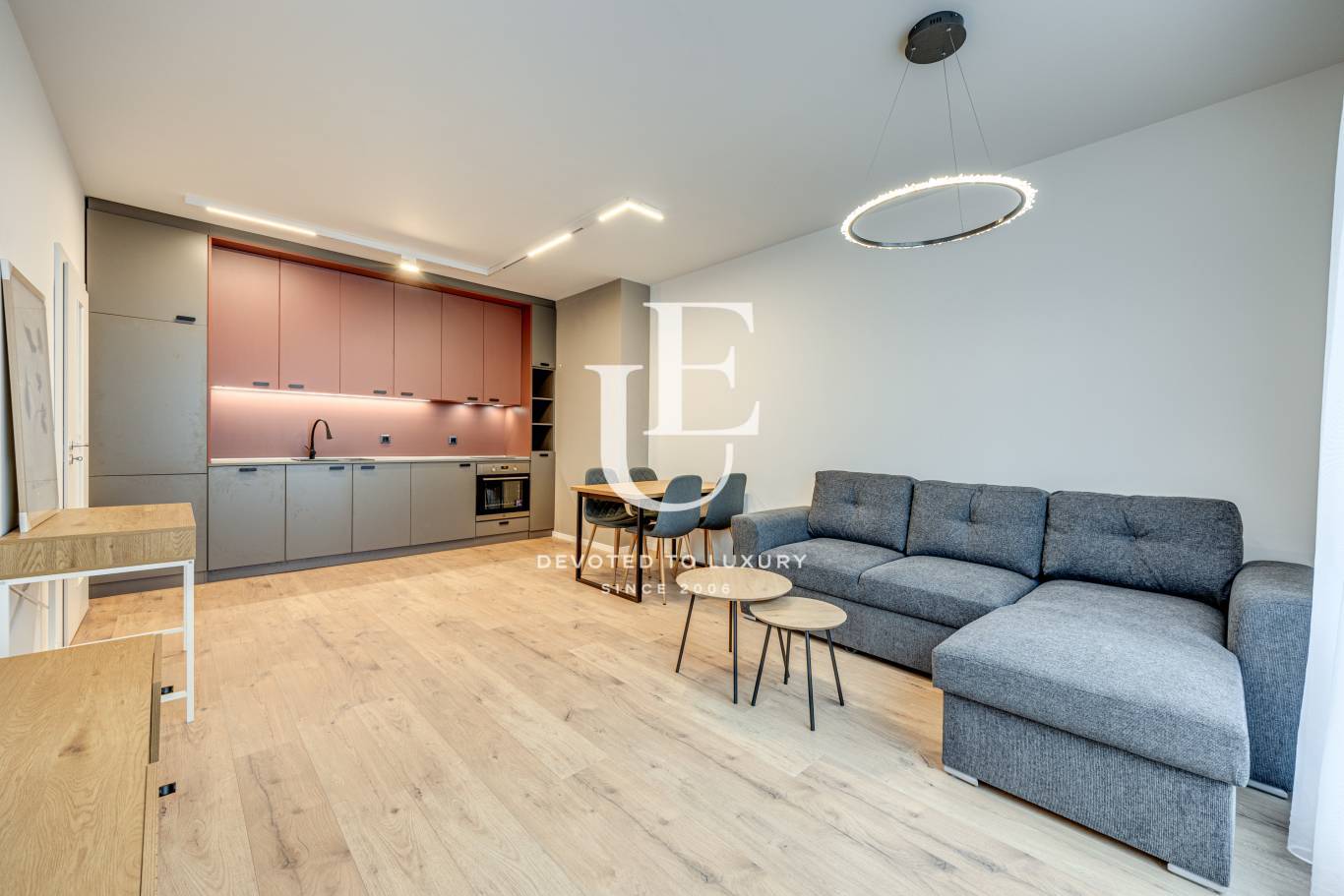 Уютен двустаен апартамент под наем в Дружба 2