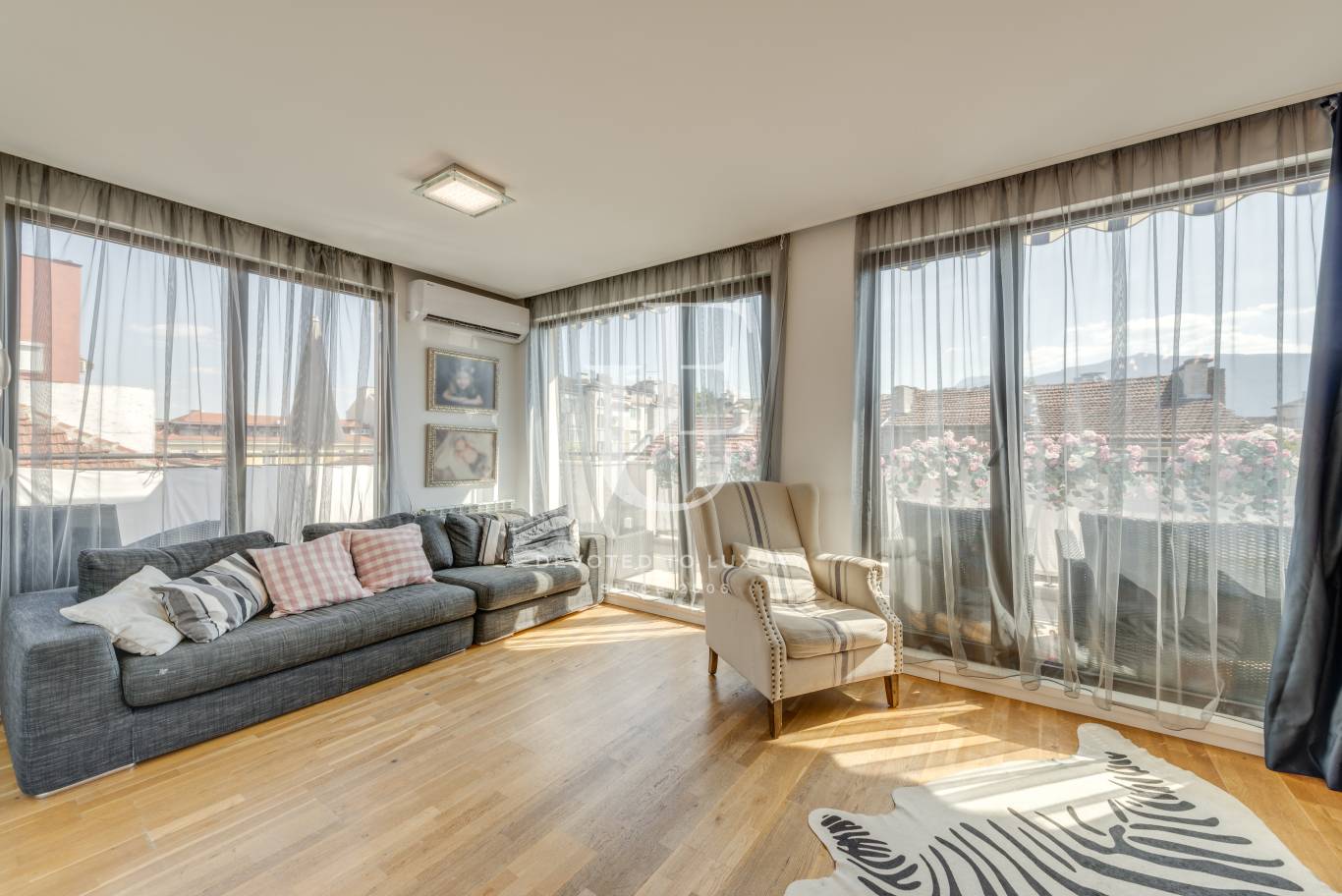 Пентхаус за продажба в София, Център - код на имота: N29369 - image 1