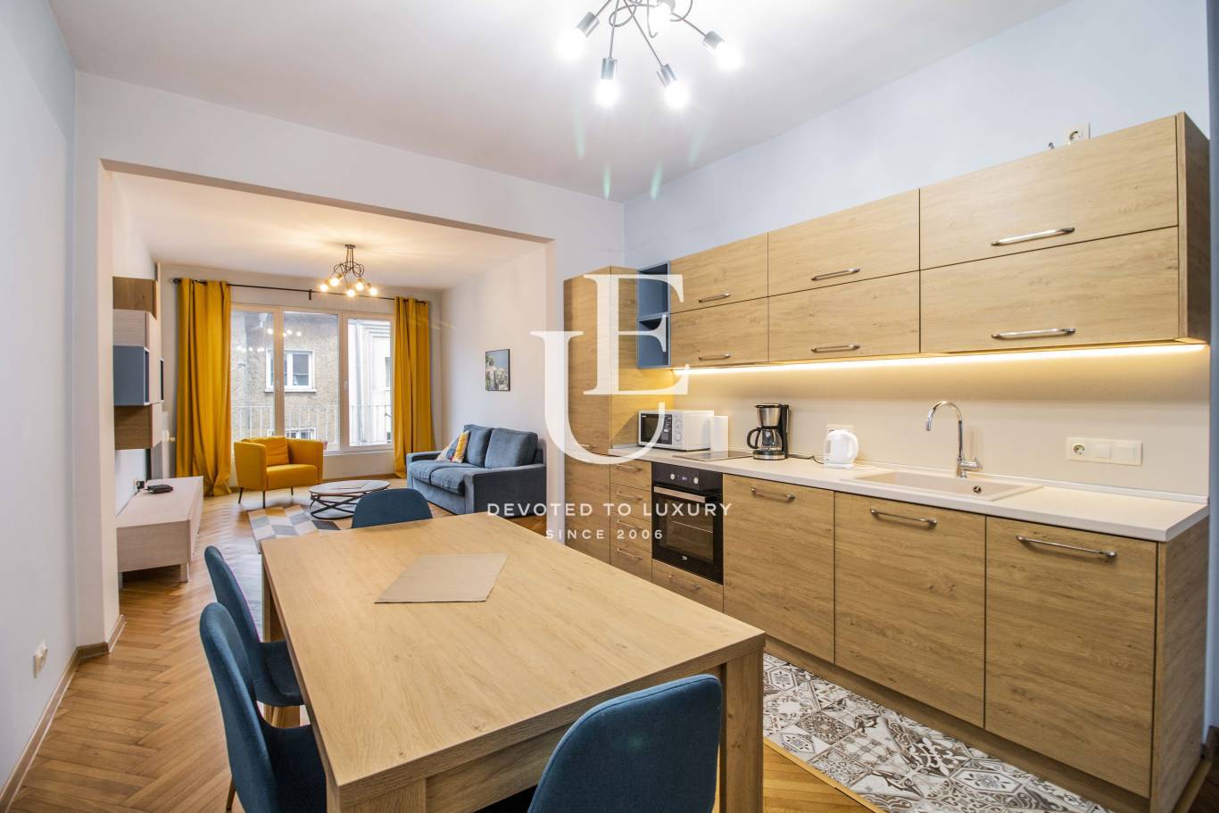 Уютен тристаен апартамент с две спални на метри от НДК 