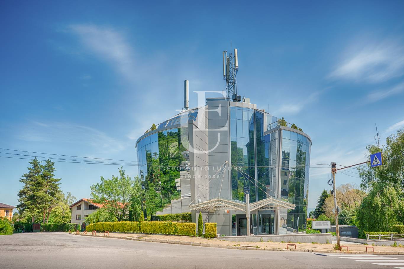 Офис сграда / Сграда за продажба в София, Бояна - код на имота: E9679 - image 1