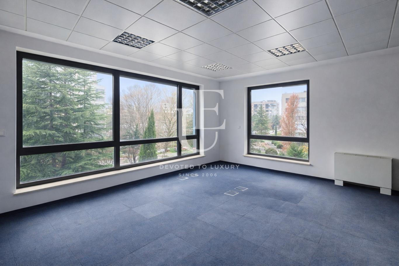 Prestigious office for rent in an office building next to metro