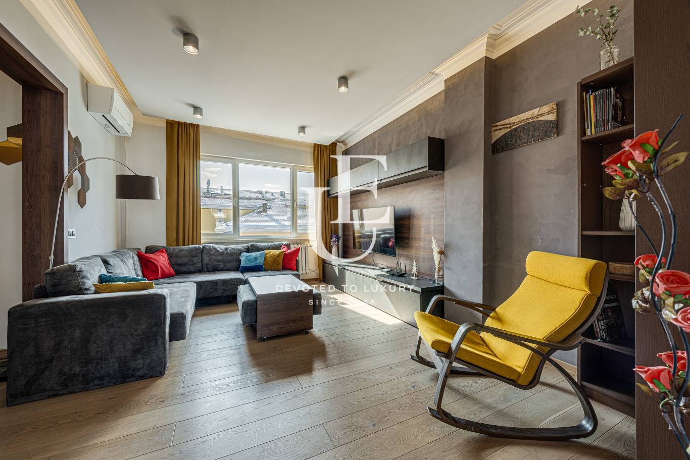 Тристаен апартамент на пешеходно разстояние от бул. Витоша