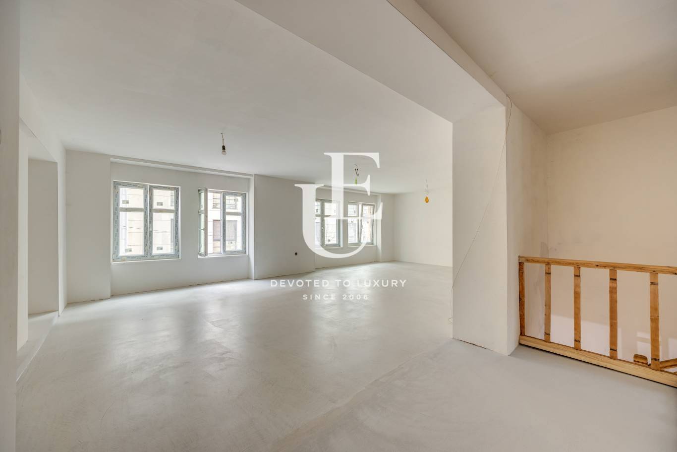 Многофункционално търговско пространство с витрина към улица