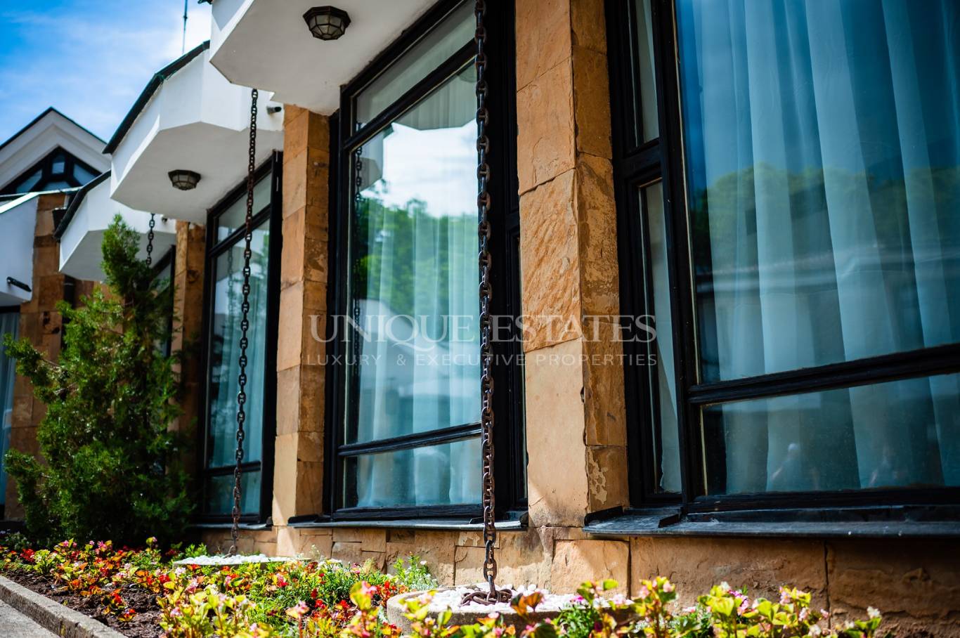 Хотел / Apartment house за продажба в Русе, Център - код на имота: K9853 - image 3