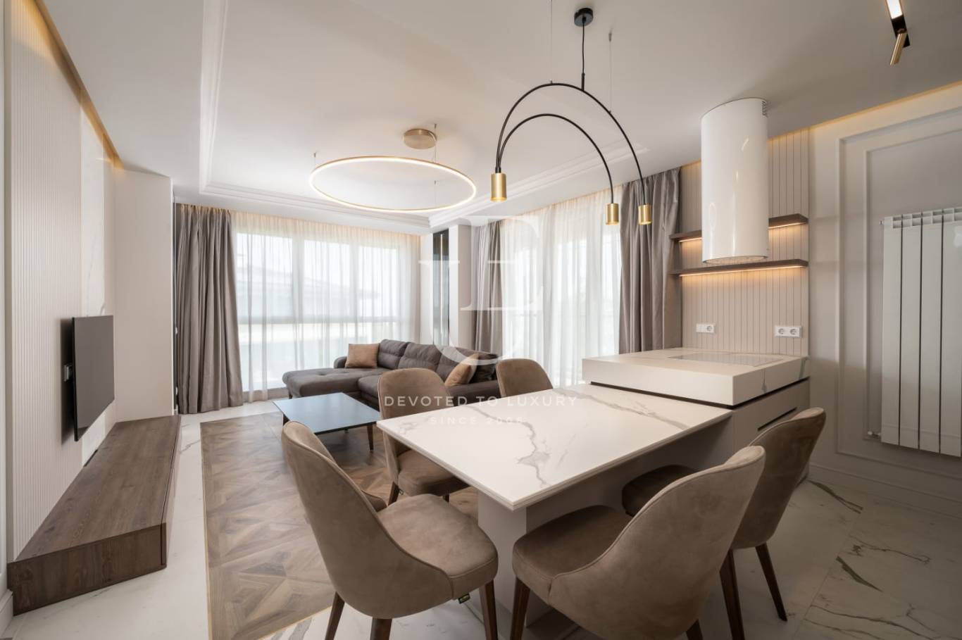 Елегантен апартамент с две спални под наем в затворен комплекс