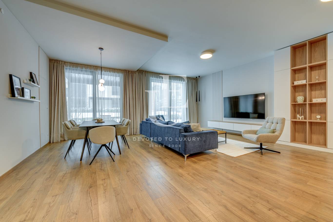 Просторен апартамент в престижен затворен комплекс