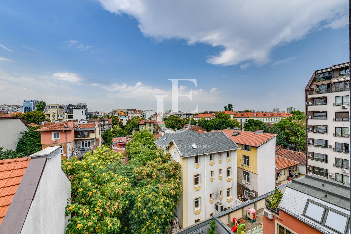 Апартамент под наем в София, Център - код на имота: E18342 - image 1