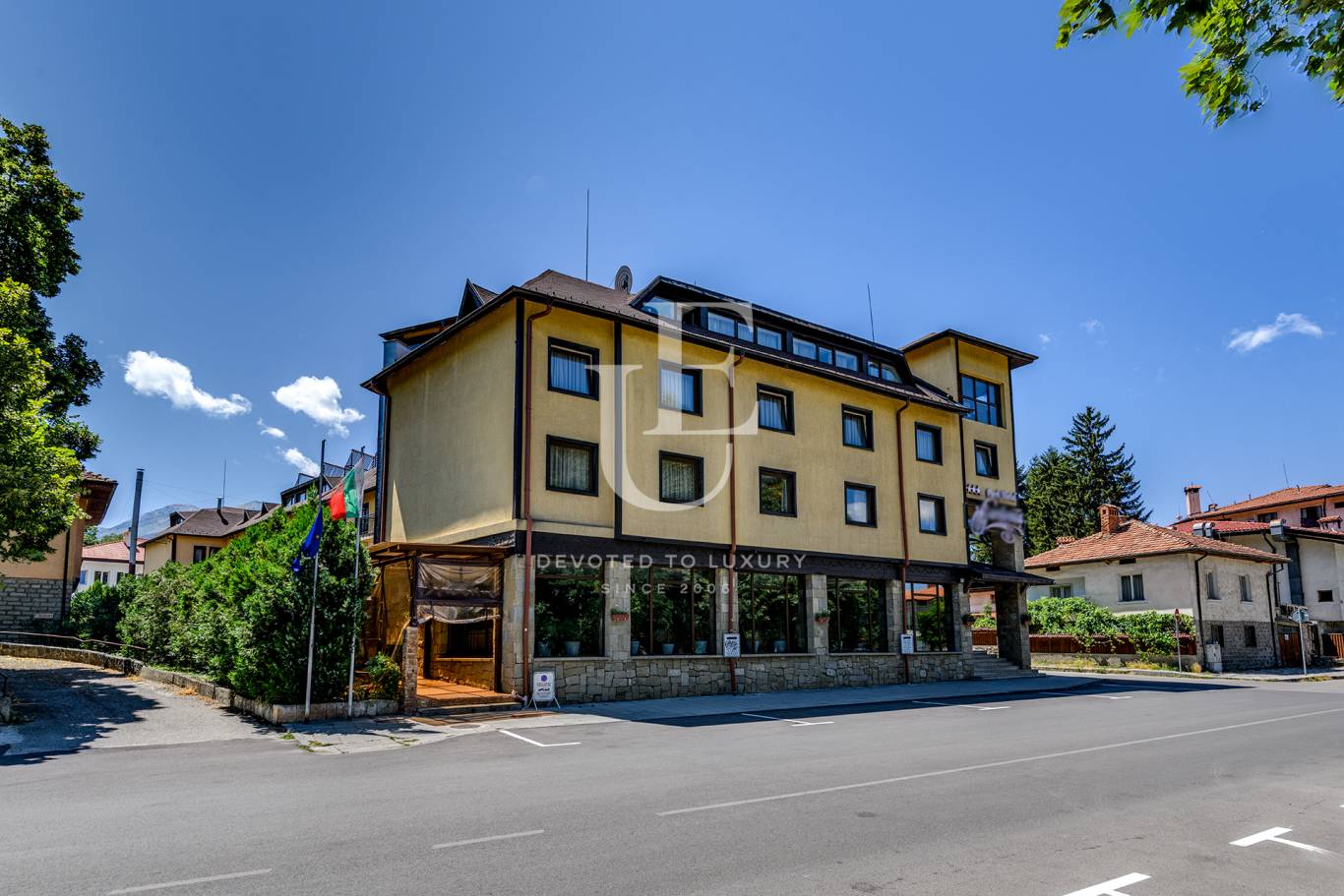 Хотел / Apartment house за продажба в Банско,  - код на имота: E20655 - image 1