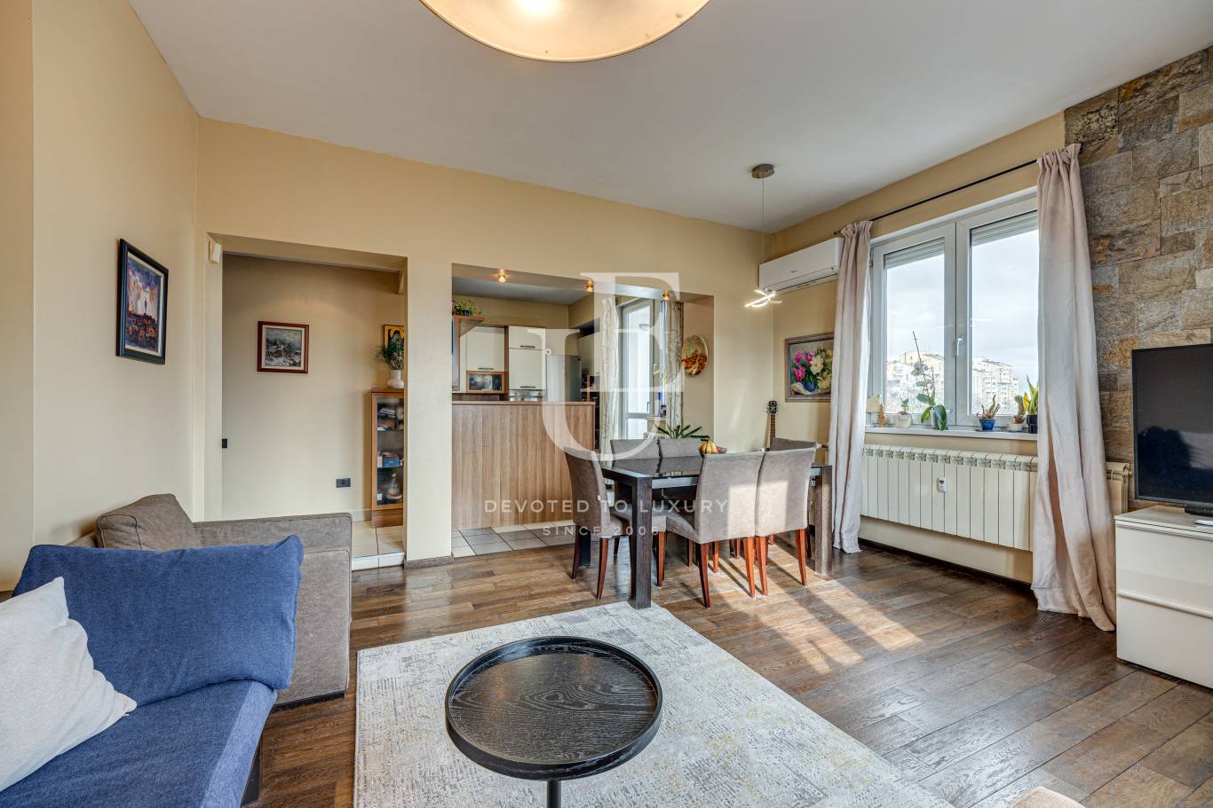 Обзаведен тристаен апартамент до парк Лагера