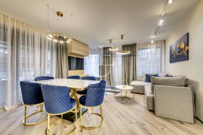 Очарователен дизайнерски апартамент в луксозна сграда с консиерж