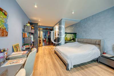 Two-bedroom furnished apartment for sale in a new building