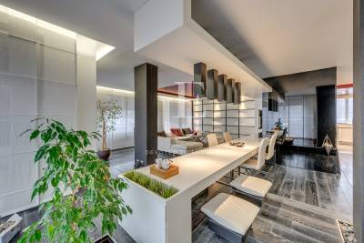 Дизайнерски пентхаус за продажба с гледка до Парадайс Център 