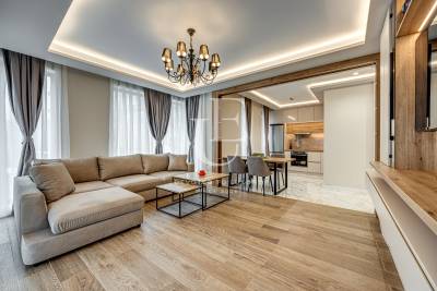 Елегантен тристаен апартамент в Gloria Palace Residence под наем