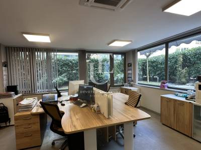 Отличен офис под наем в нова сграда до площад Журналист