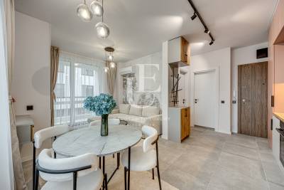 Стилен двустаен апартамент за продажба в кв. Кръстова вада