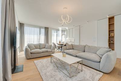 Светъл и просторен луксозен апартамент с панорамни гледки